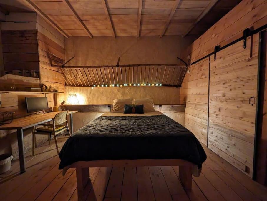 Logement - Studio Independant A Pérouges מראה חיצוני תמונה