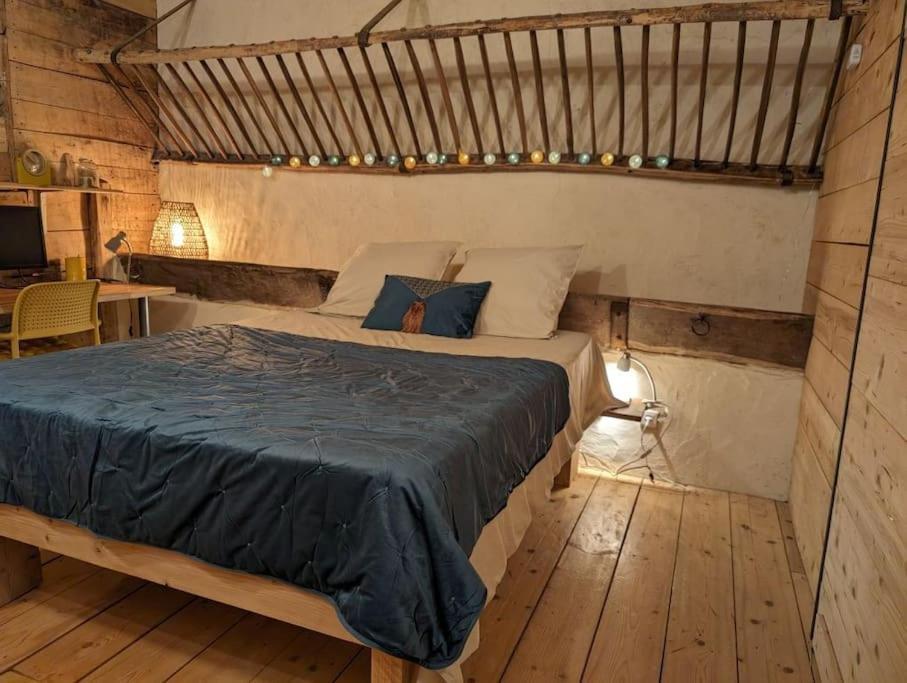 Logement - Studio Independant A Pérouges מראה חיצוני תמונה