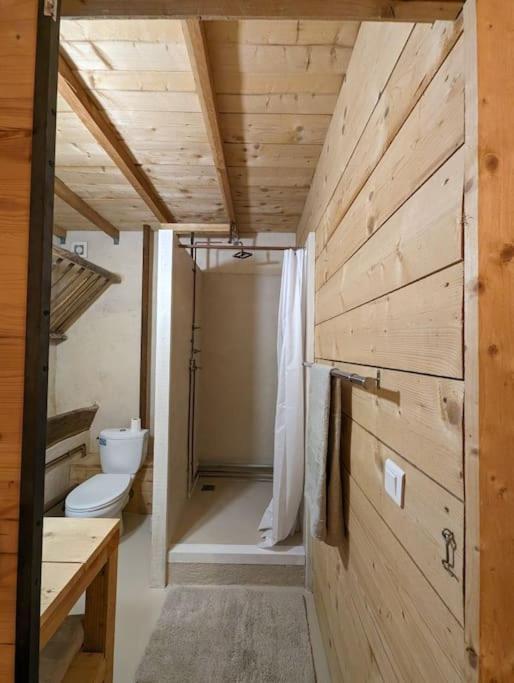 Logement - Studio Independant A Pérouges מראה חיצוני תמונה