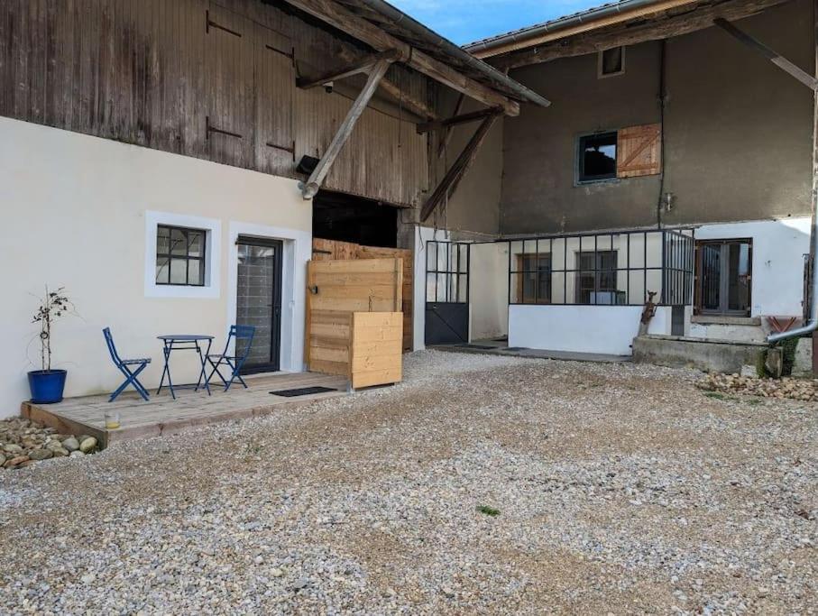 Logement - Studio Independant A Pérouges מראה חיצוני תמונה