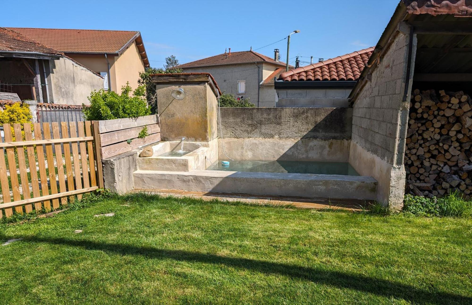 Logement - Studio Independant A Pérouges מראה חיצוני תמונה