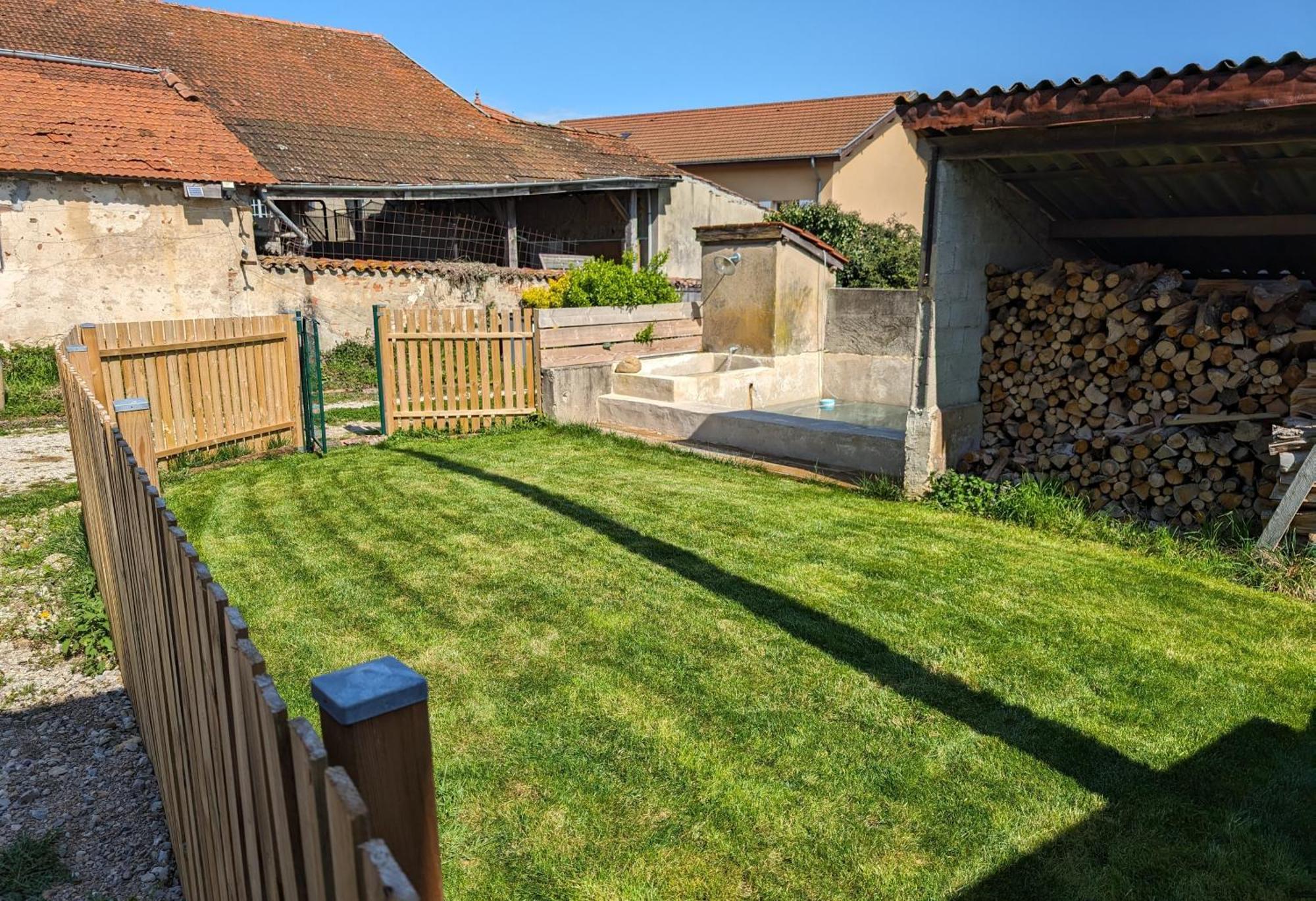 Logement - Studio Independant A Pérouges מראה חיצוני תמונה